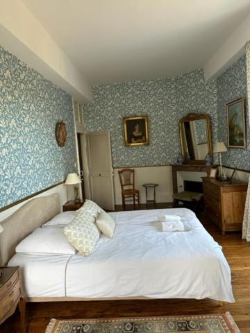 Château de la Chabroulie Isle Extérieur photo